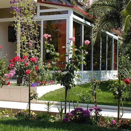 In With Balcony, Air Conditioning, Wi-fi فوديس