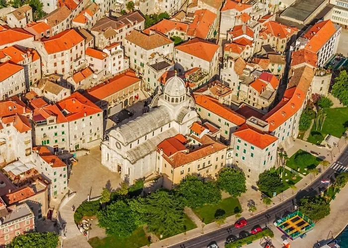 ゲストハウス In With Balcony, Air Conditioning, Wi-fi